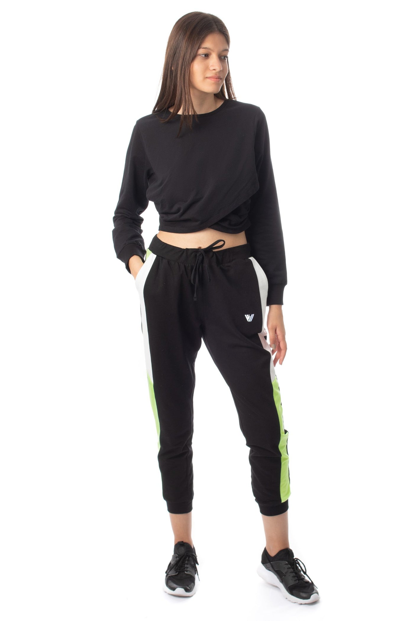 chassca cropped wrap sweat & jogger set - Breakmood